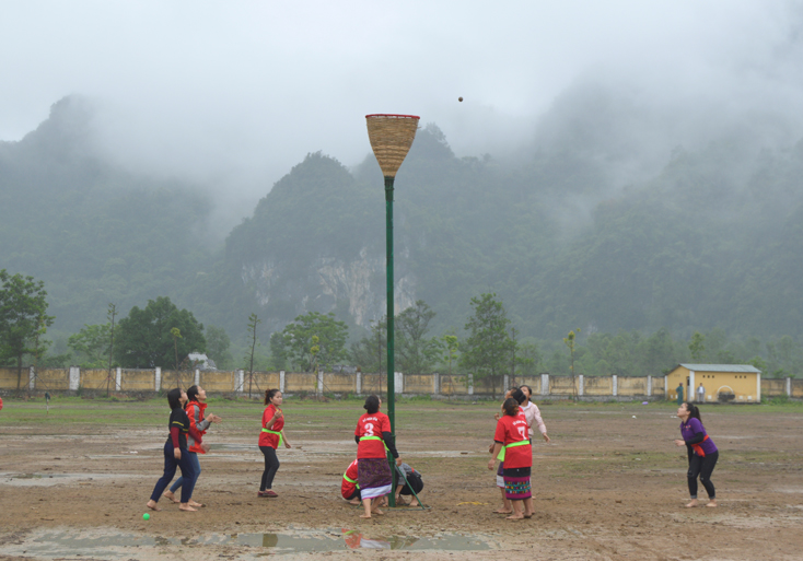Các trò chơi dân gian tại Hội Rằm tháng ba Minh Hóa.