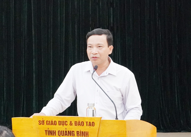  Phó Giám đốc Sở Lao động-Thương binh và Xã hội Hồ Tân Cảnh phát biểu tại buổi làm việc.