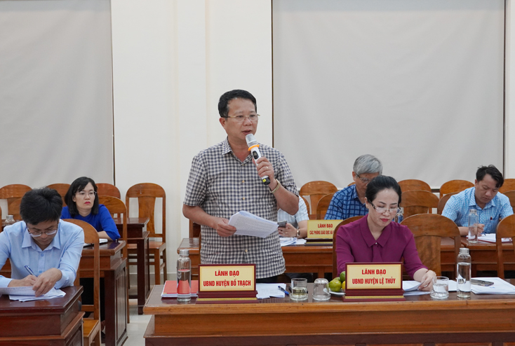  Phó Chủ tịch UBND huyện Bố Trạch Nguyễn Hữu Hồng phát biểu tại buổi làm việc.