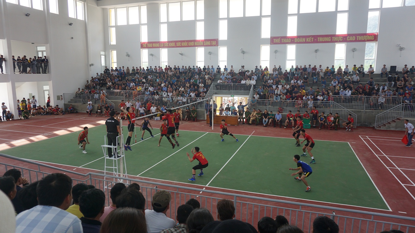 Ngay sau lễ khai mạc đã diễn ra các trận đấu tại giải vô địch bóng chuyền huyện Minh Hóa năm 2021.
