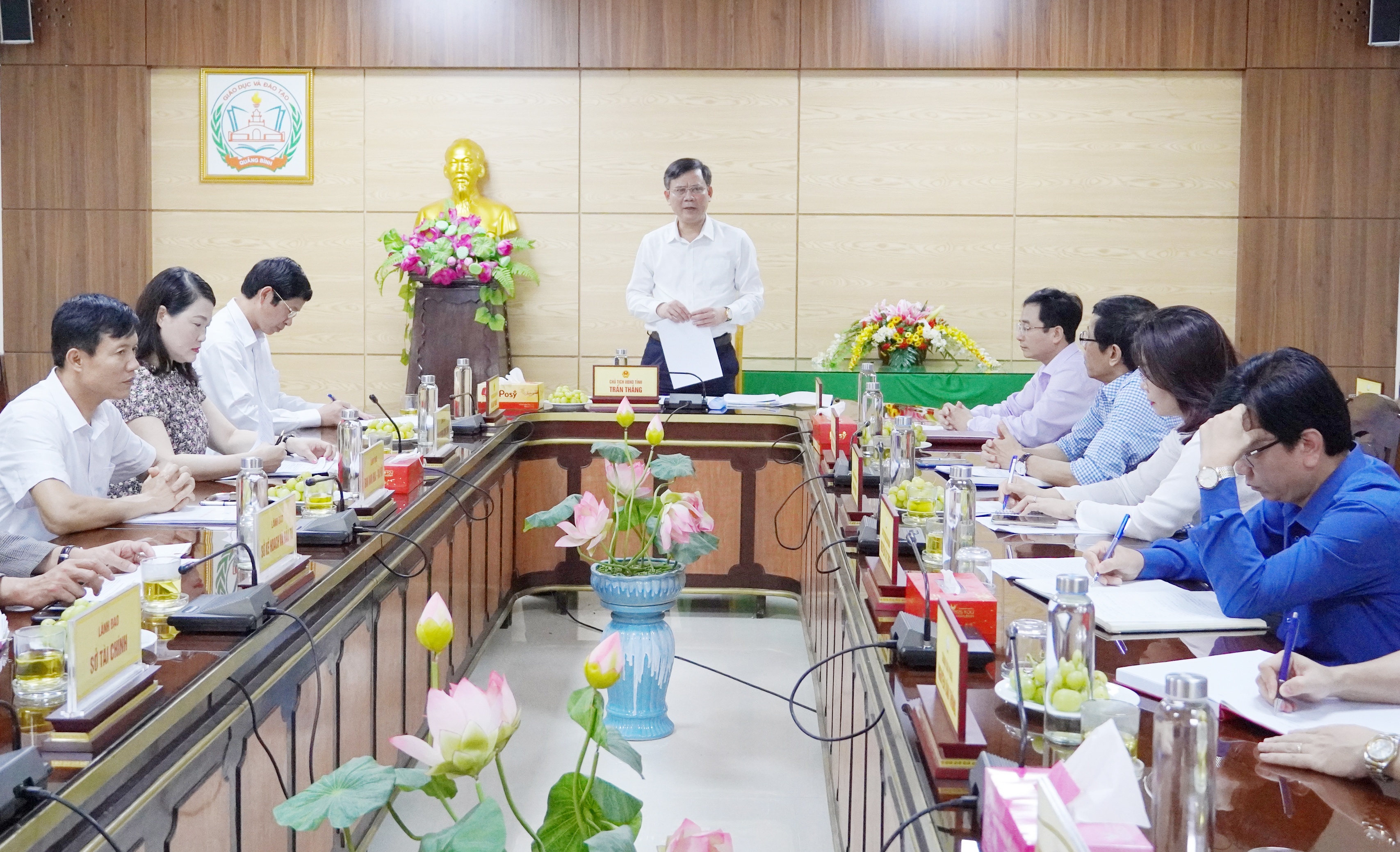 Đồng chí Chủ tịch UBND tỉnh Trần Thắng phát biểu kết luận tại buổi làm việc.
