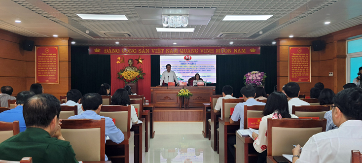 Đồng chí  Bí thư Thành ủy Trần Phong chủ trì hội nghị.