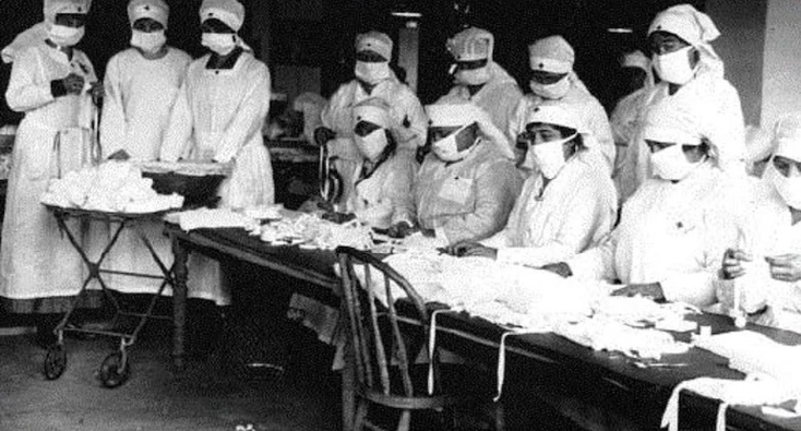 Nhân viên y tá đeo khẩu trang phòng chống lây nhiễm cúm mùa Tây Ban Nha năm 1918. Ảnh: Indiatimes