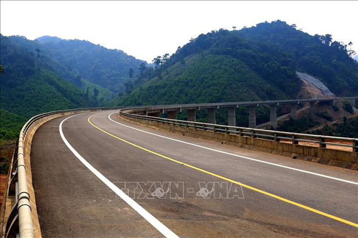Tuyến cao tốc Bắc - Nam phía Đông đoạn La Sơn - Túy Loan, nối Thừa Thiên - Huế và Đà Nẵng. Ảnh minh họa: Huy Hùng/TTXVN