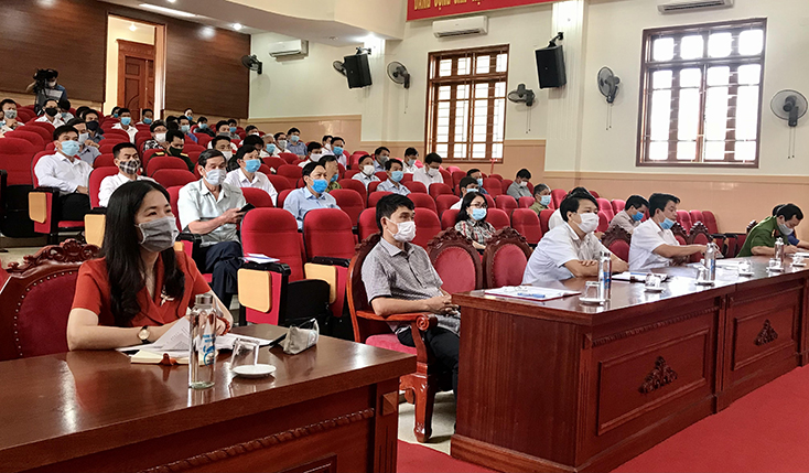 Cử tri huyện Minh Hóa dự hội nghị gặp gỡ, tiếp xúc với những người ứng cử đại biểu Quốc hội khóa XV.