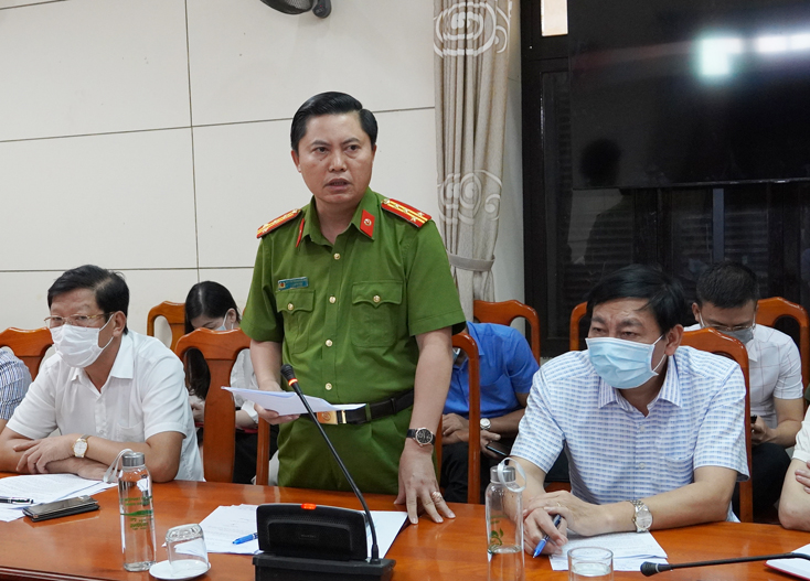 Đại tá Nguyễn Tiến Hoàng Anh, Phó Giám đốc Công an tỉnh thông tin về tình hình bảo đảm an ninh trật tự phục vụ cuộc bầu cử.