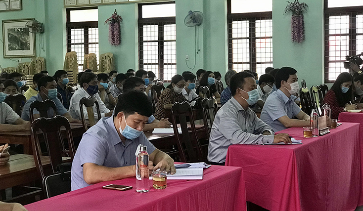 Cử tri huyện Tuyên Hóa dự hội nghị gặp gỡ, tiếp xúc với những người ứng cử đại biểu Quốc hội khóa XV.