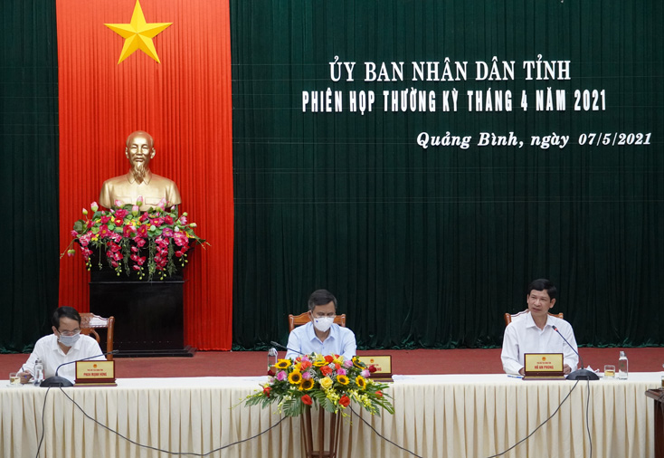 Đồng chí Hồ An Phong, Tỉnh ủy viên, Phó Chủ tịch UBND tỉnh chủ trì phần thảo luận.