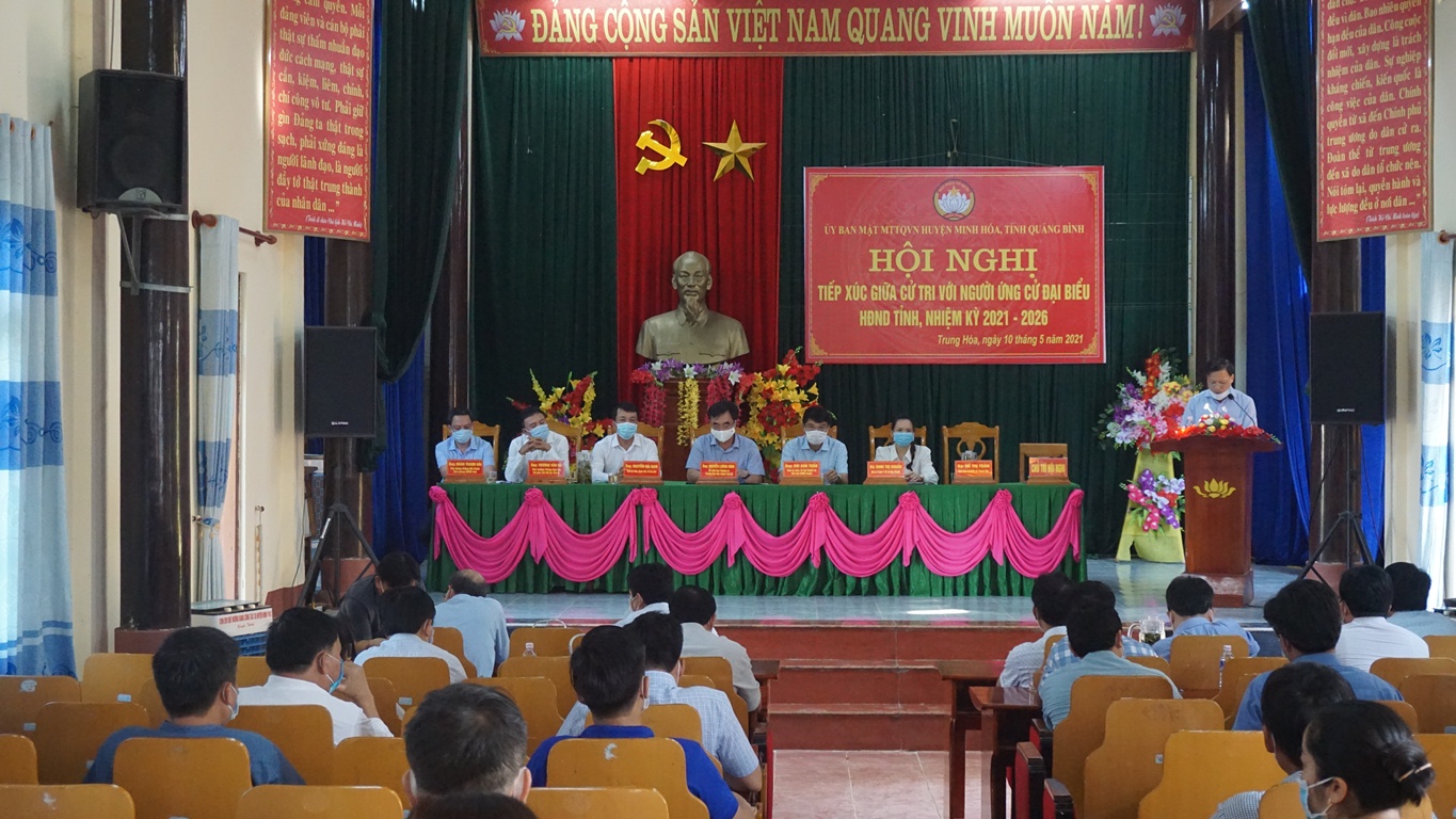 Các ửng cử viên đại biểu HĐND tỉnh nhiệm kỳ 2021-2026 ở đơn vị bầu cử số 1 tiếp xúc cử tri, vận động bầu cử tại xã Trung Hóa (Minh Hóa)