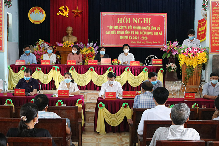  Các ứng cử viên đại biểu HĐND tỉnh nhiệm kỳ 2021-2026 tại đơn vị bầu cử số 6 tiếp xúc với cử tri thị xã Ba Đồn tại xã Quảng Minh.