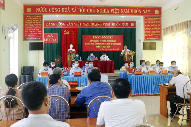  Ứng cử viên trình bày chương trình hành động tại hội nghị.