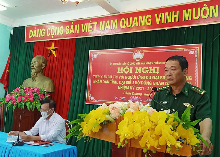 Ứng cử viên đại biểu HĐND tỉnh trình bày chương trình hành động tại buổi tiếp xúc cử tri ở xã Cảnh Dương