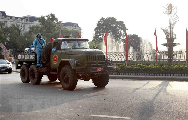 Xe đặc chủng của Bộ Tư lệnh Quân khu 2 có mặt tại thành phố Vĩnh Yên trong chiều 11-5. (Ảnh: Hoàng Hùng/TTXVN)