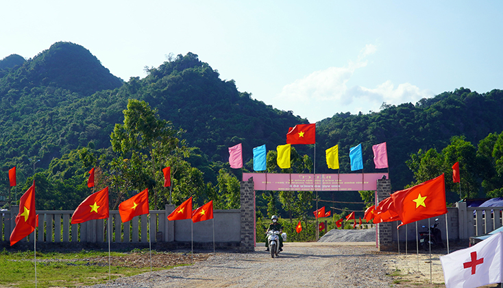 Quang cảnh tại điểm bỏ phiếu tổ dân phố Hà Lời.