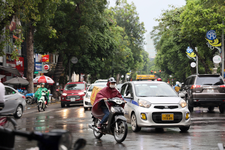 Mưa rào và dông nhiều khu vực trên cả nước.