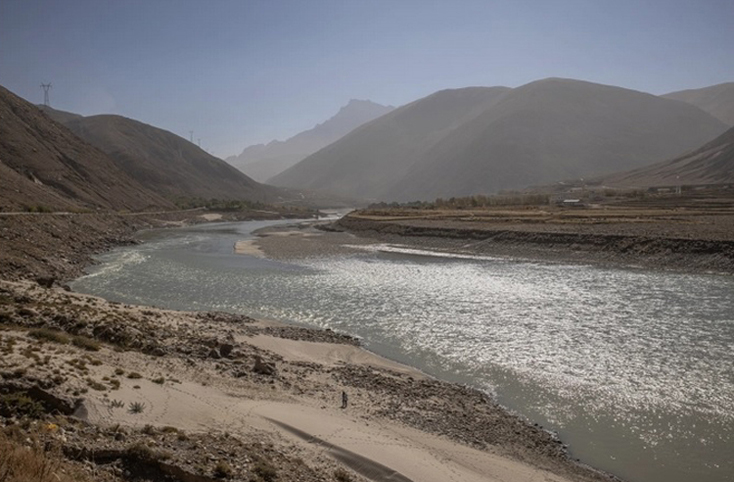 Sông Yarlung Tsangpo. Ảnh: EPA