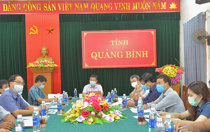  Đồng chí Mai Văn Minh, Giám đốc Sở NN-PTNT chủ trì tại điểm cầu tỉnh Quảng Bình.