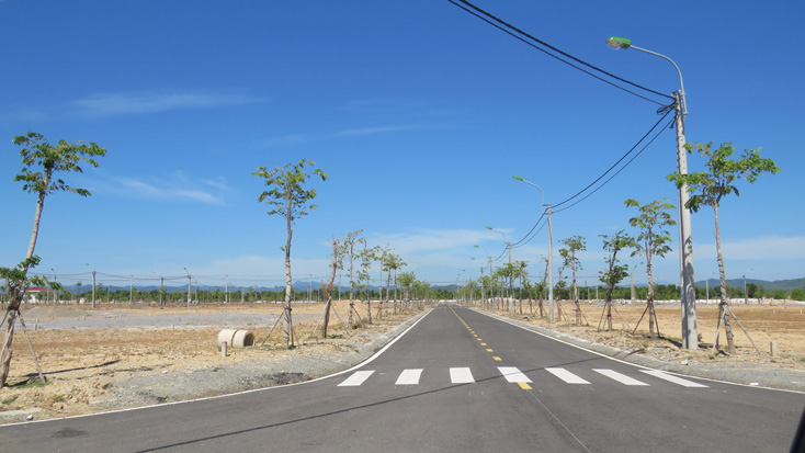 ...đấu giá quyền sử dụng đất đã góp phần làm tăng trưởng đáng kể nguồn thu cho ngân sách tỉnh qua các năm.