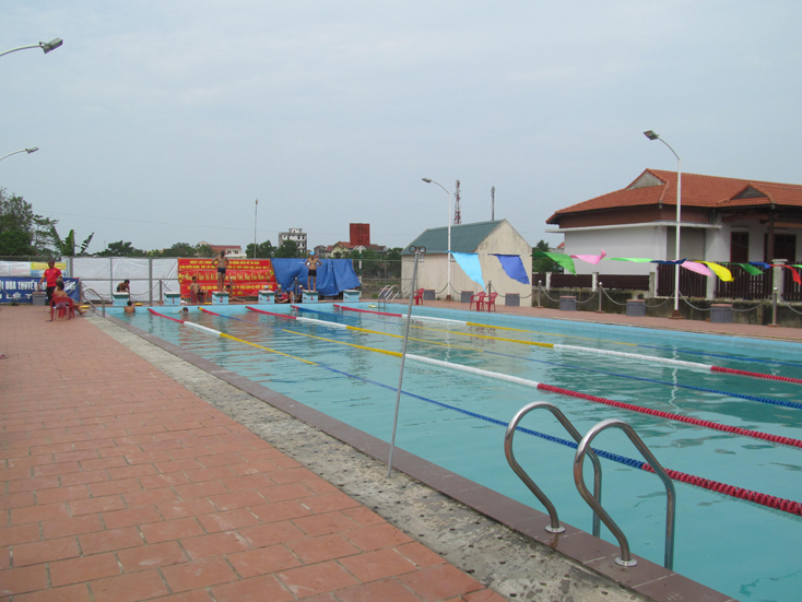 Huyện Lệ Thủy đầu tư xây dựng bể bơi để phục vụ nhu cầu tập luyện và thi đấu môn bơi lội.