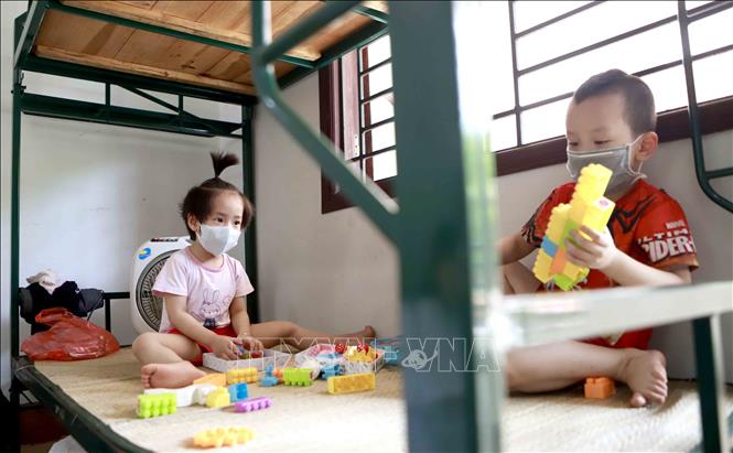 Chung tay bảo vệ, chăm sóc trẻ em trong đại dịch COVID-19 - Báo Quảng Bình  điện tử