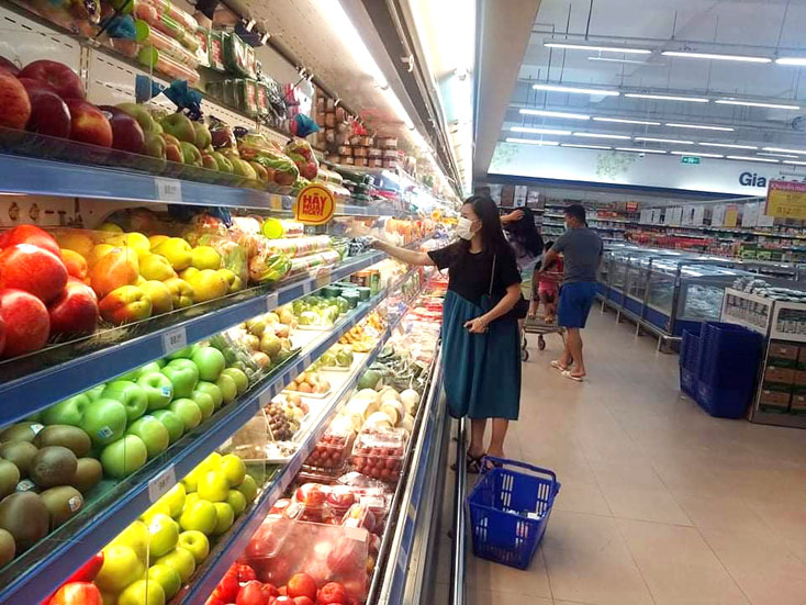 Các siêu thị vẫn nỗ lực bình ổn giá phục vụ người tiêu dùng.