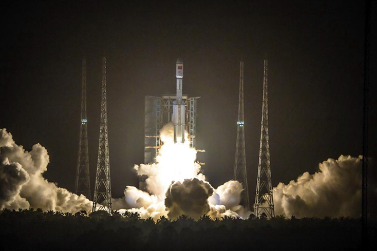 Tên lửa đưa tàu Thiên Chu-2 lên vũ trụ ngày 29-5. Ảnh: AP