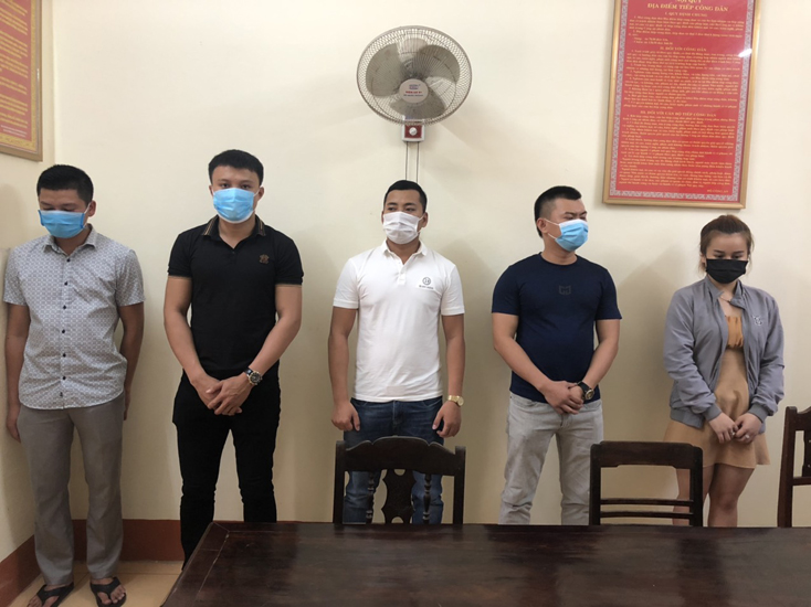 5 đối tượng sử dụng ma túy bay, lắc trong khách sạn CKC Thiên Đường bị khởi tố, bắt tạm giam về hành vi sử dụng trái phép chất ma túy.