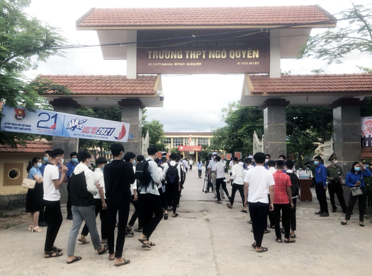 Trường THPT Ngô Quyền có số lượng thí sinh dự thi đông nhất trên toàn huyện. 
