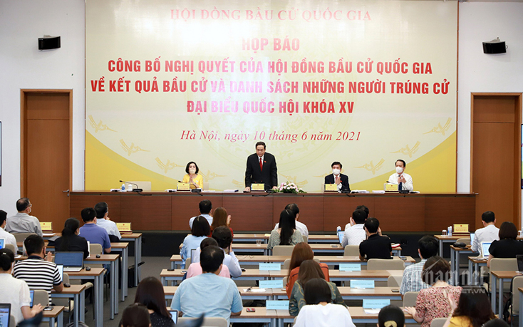 Phó Chủ tịch Thường trực Quốc hội Trần Thanh Mẫn thông báo kết quả bầu cử