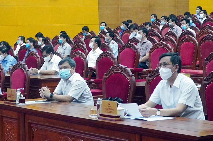 Đồng chí Bí thư Tỉnh ủy Vũ Đại Thắng và đồng chí Chủ tịch UBND tỉnh Trần Thắng tham dự hội nghị.