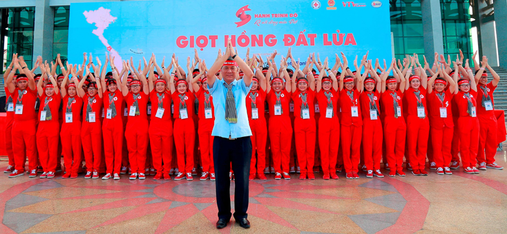 Giáo sư Nguyễn Anh Trí với phong trào Hiến máu xuyên Việt “Hành trình Đỏ”