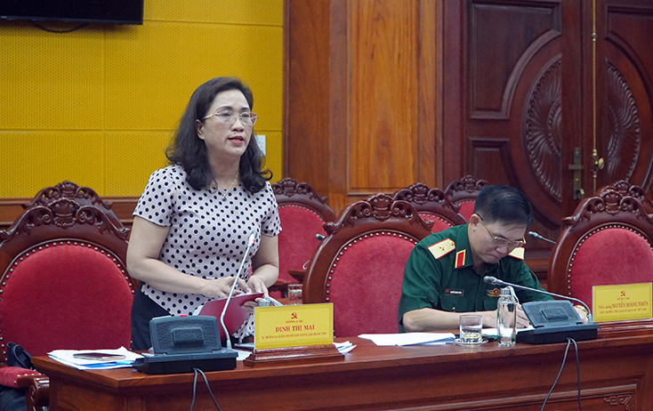 Đồng chí Đinh Thị Mai, Vụ trưởng Vụ Tuyên truyền, Ban Tuyên giáo Trung ương phát biểu tại hội nghị.