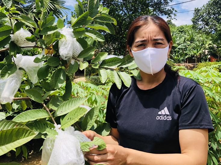 Bà Đinh Thị Lệ Quyên, chủ gia trại ở xã Xuân Hóa (Minh Hóa).