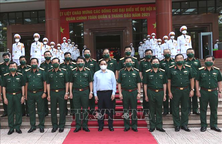 Thủ tướng Phạm Minh Chính với các đại biểu dự hội nghị. Ảnh: Trọng Đức/TTXVN