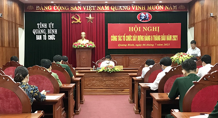 Toàn cảnh hội nghị.