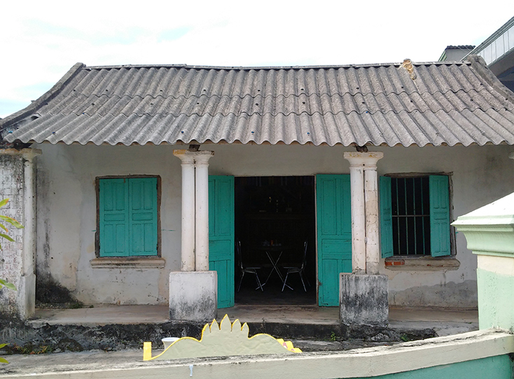 Ngôi nhà nhỏ của mẹ Phạm Thị Nghèng nay đã hư hỏng, xuống cấp.
