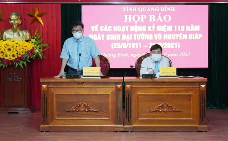 Đồng chí Phó Chủ tịch Thường trực UBND tỉnh Đoàn Ngọc Lâm phát biểu kết luận tại cuộc họp báo.