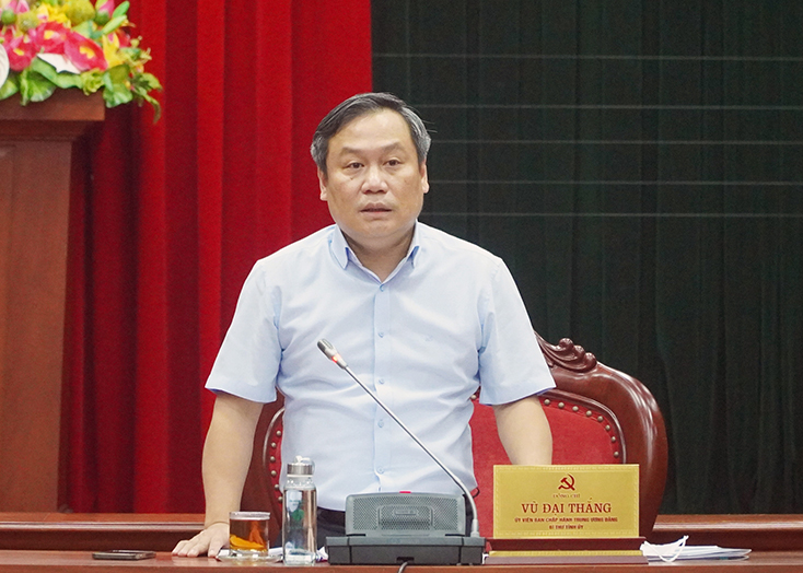 Đồng chí Bí thư Tỉnh ủy, Trưởng Ban Chỉ đạo CCTP tỉnh Vũ Đại Thắng phát biểu kết luận hội nghị.