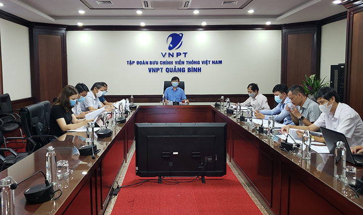  Các đại biểu tham dự hội nghị trực tuyến tại điểm cầu tỉnh Quảng Bình.