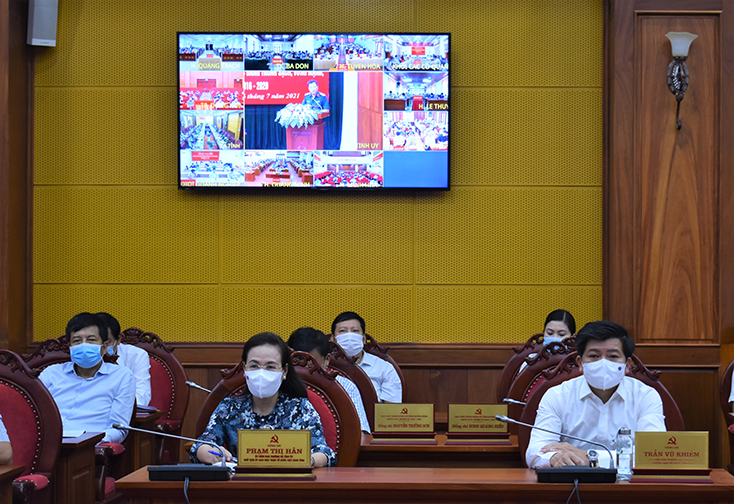 Các đại biểu dự hội nghị.