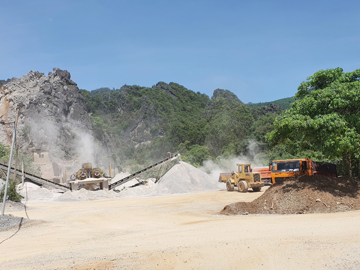 Thời gian tới tỉnh sẽ hạn chế tối đa việc cấp phép khai thác các mỏ đá mới.