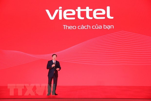 Thiếu tướng Lê Đăng Dũng, quyền Chủ tịch kiêm Tổng Giám đốc Tập đoàn Viettel, phát biểu tại lễ công bố nhận diện thương hiệu mới với sứ mệnh kiến tạo xã hội số. (Ảnh: Minh Quyết/TTXVN)