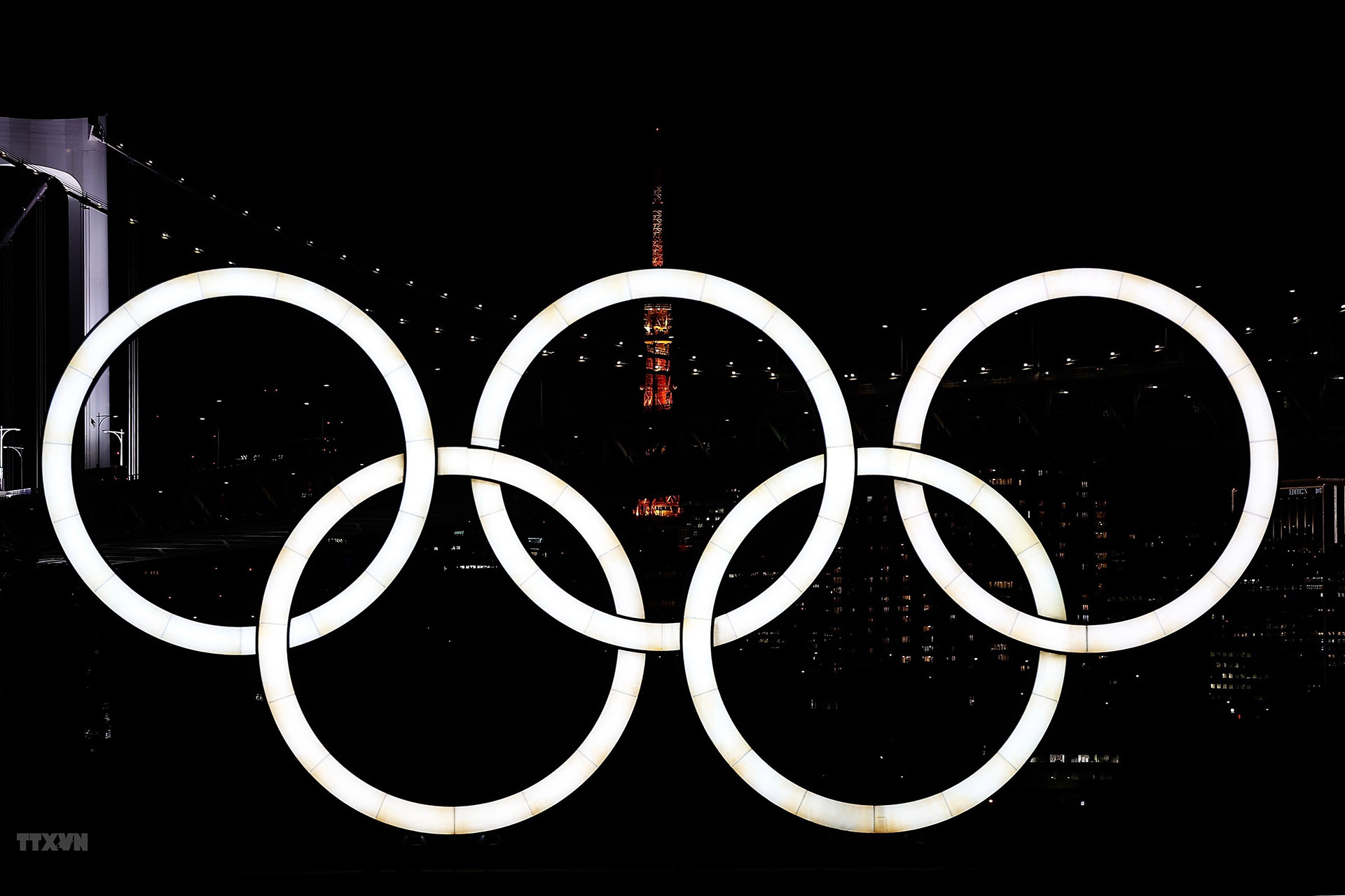 Biểu tượng Olympic tại Tokyo, Nhật Bản.
