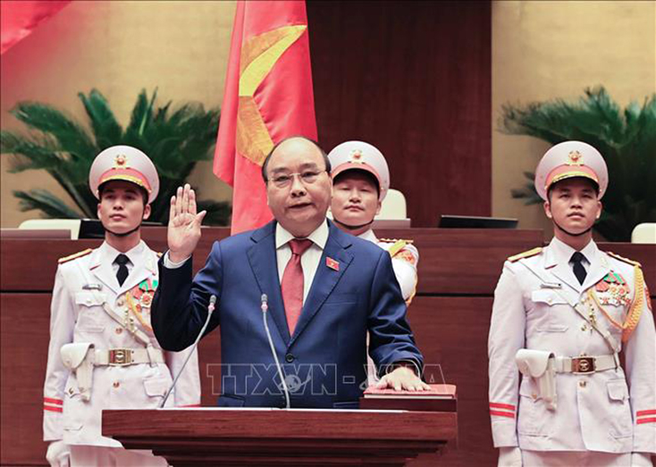 Chủ tịch nước Nguyễn Xuân Phúc tuyên thệ nhậm chức trước Quốc hội, đồng bào và cử tri cả nước. Ảnh: Doãn Tấn/TTXVN