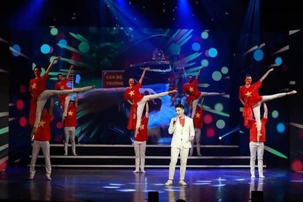 Các nghệ sỹ của Nhà hát Ca múa nhạc Việt Nam tham gia chương trình. (Nguồn: anninhthudo.vn)