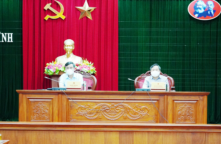 Đồng chí Bí thư Tỉnh ủy Vũ Đại Thắng và Chủ tịch UBND tỉnh Trần Thắng chủ trì cuộc họp.