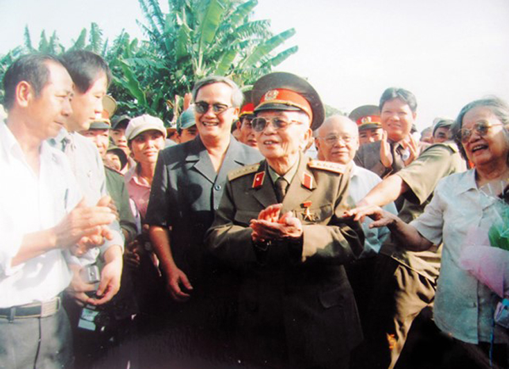 Học tập tấm gương đạo đức cách mạng của Đại tướng Võ Nguyên Giáp, xây dựng Đảng bộ tỉnh Quảng Bình ngày càng vững mạnh