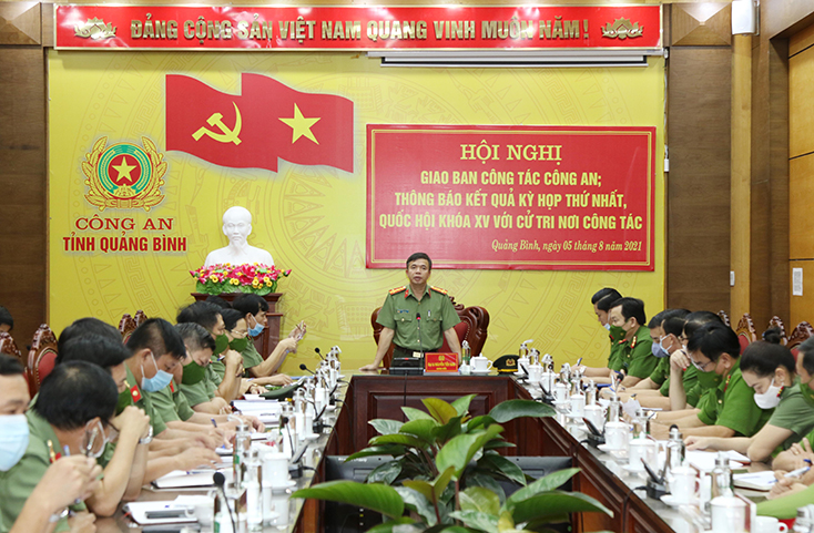 Đại tá Đại tá Nguyễn Tiến Nam, Giám đốc Công an tỉnh chủ trì hội nghị.