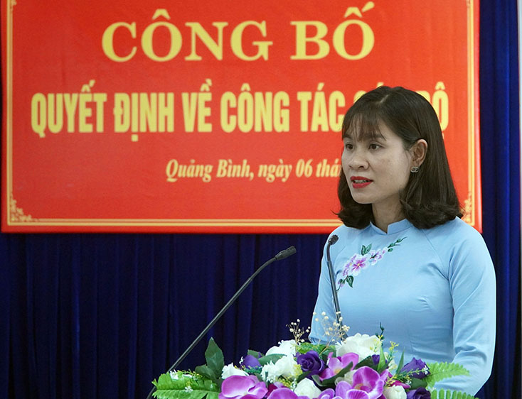 Đồng chí Chủ tịch Hội LHPN tỉnh Diệp Thị Minh Quyết phát biểu nhận nhiệm vụ.