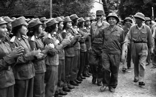 Đại tướng Võ Nguyên Giáp với Chiến khu Việt Bắc. Ảnh tư liệu